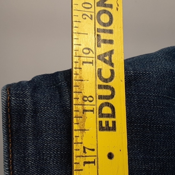 Lee Relaxed Fit Straight Leg Mid Rise Jeans - Picture 3 of 9